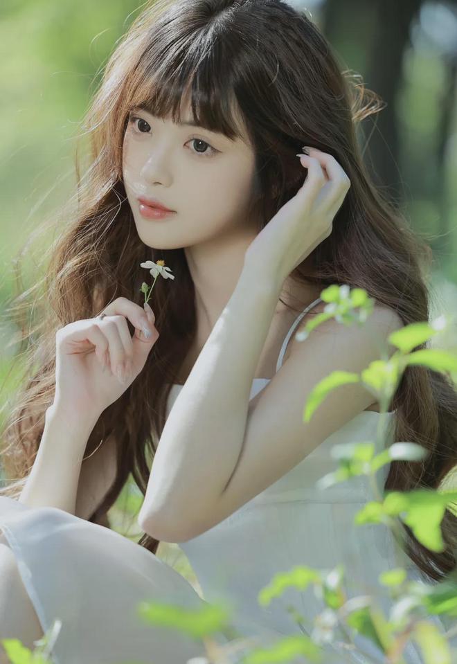 小芳好大⋯太涨⋯快点深一点1